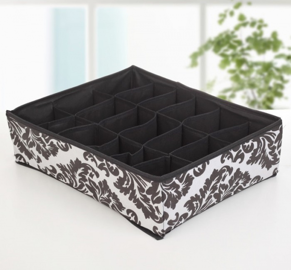 Кофр для мелких вещей "Классика. Вензель" 18 отд. бело-черный 1159144