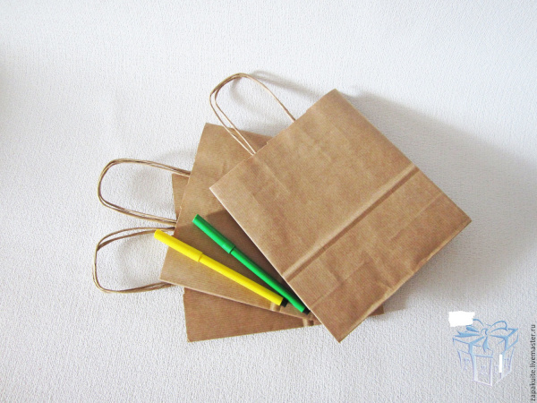 Сумка бумажная крафт 20х18х8 с ручками 41098