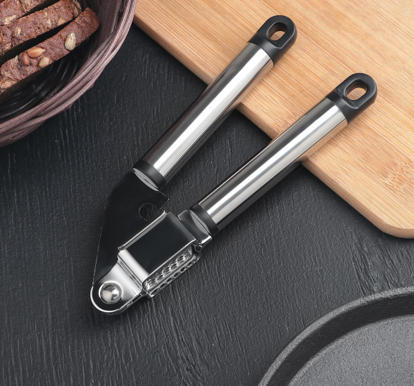 Пресс для чеснока "Помощник" 18см. 1045242