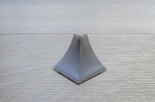 Наружный угол для столешницы ИДЕАЛ Металлик серебристый