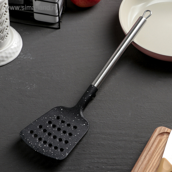 Лопатка кулинарная с прорезями "Фернан", цвет черный, 33 см 4457391