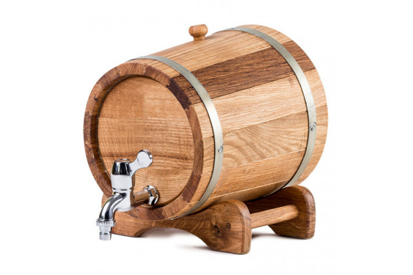 Жбан дубовый. Бондарная тара. Жбан. Жбан дубовый на подставке. Бочонок для вина из натуральной древесины.