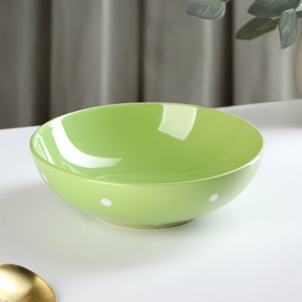 Тарелка керамическая глубокая «Зелёный горох», 700 мл, d=18 см, цвет зелёный /1351809