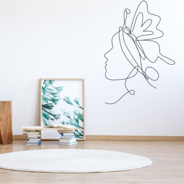 Наклейка пластик интерьерная чёрная "Абстракция. Девушка с бабочкой на голове" 40x60 см /9901630