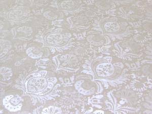 0/40  Клеенка столовая с тиснением белая