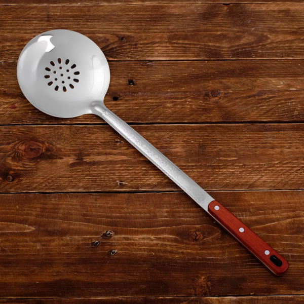 Шумовка для казана узбекская 48см, диаметр 14см, с деревянной ручкой /5153830