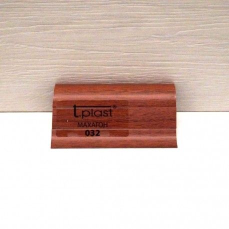Плинтус 032 Махагон