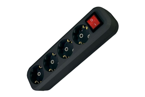 Колодка розеточная 4 гнезда 2П+3 c выключателем 16А 250В черная TDM (SQ1806-0118)