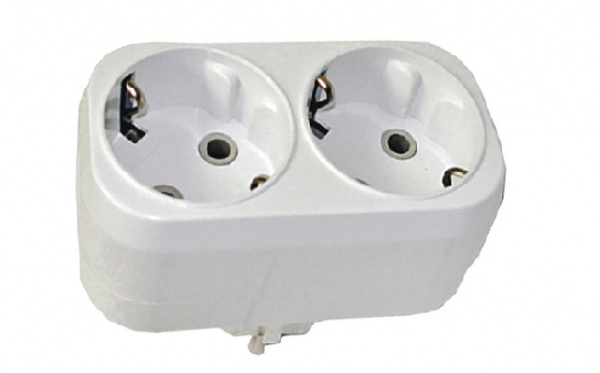 Разветвитель 2гнезда, с зазем.16А 250В /83317
