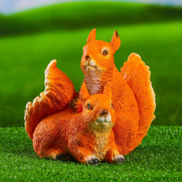 Садовая фигура "Белки пара с орешком" 18х18х20см /6624160