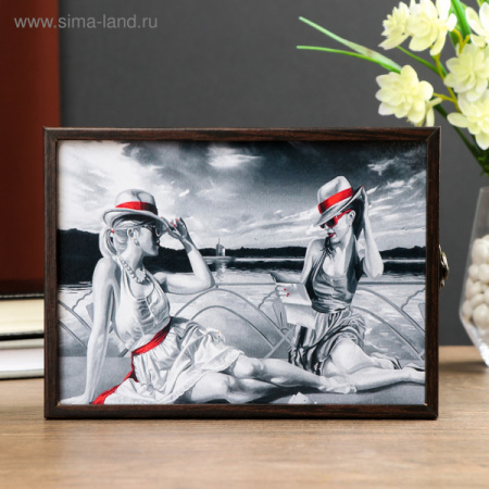 Ключница "Дамы в шляпах" Декобокс Венге 14х19 см/4127429